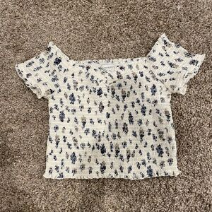 Stretchy urban outfitters crop top!